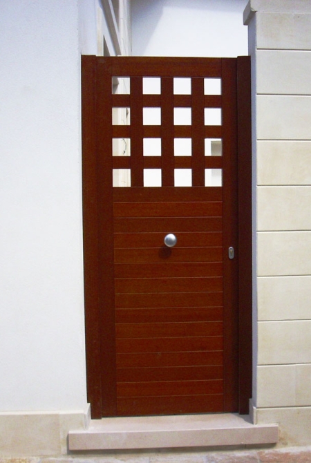 portone dogato con griglia