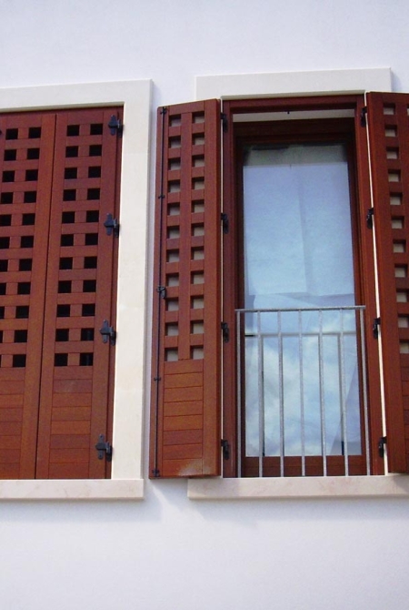 portellone a griglia per porta finestre